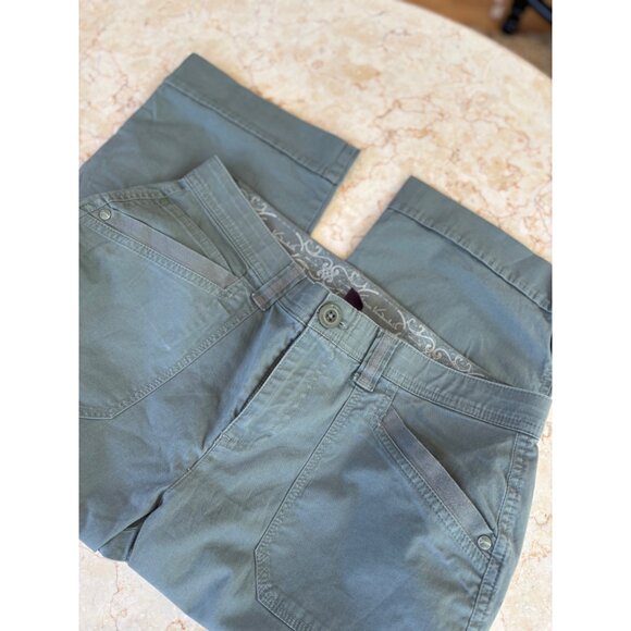 Gloria Vanderbilt Cargo Capri Pants Size 8 Green With Pockets Button & Zip Closu - Picture 5 of 6